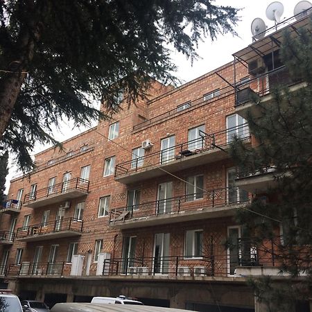 Old Tbilisi Trio Apartments ภายนอก รูปภาพ