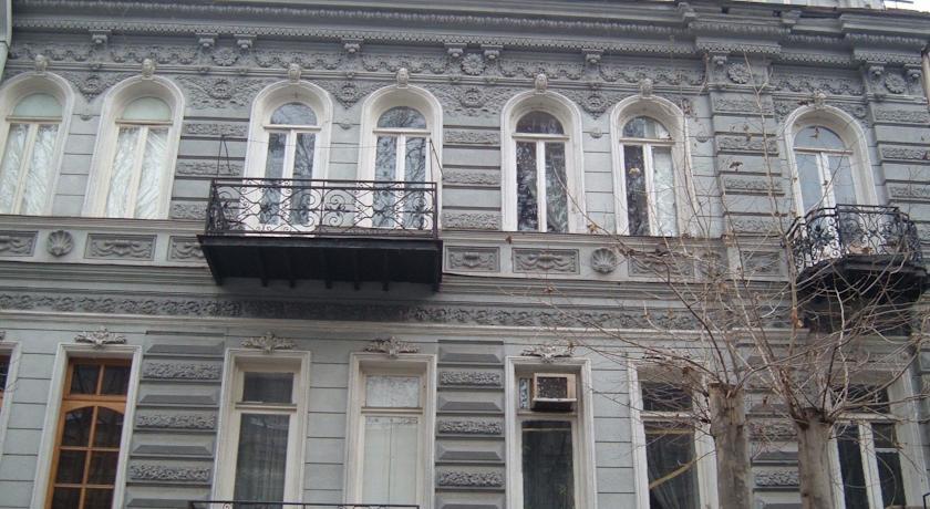 Old Tbilisi Trio Apartments ภายนอก รูปภาพ