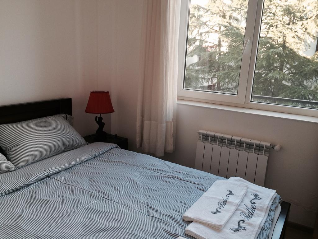 Old Tbilisi Trio Apartments ภายนอก รูปภาพ