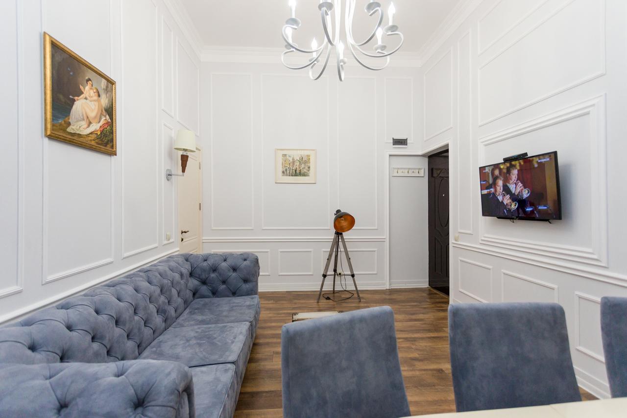 Old Tbilisi Trio Apartments ภายนอก รูปภาพ