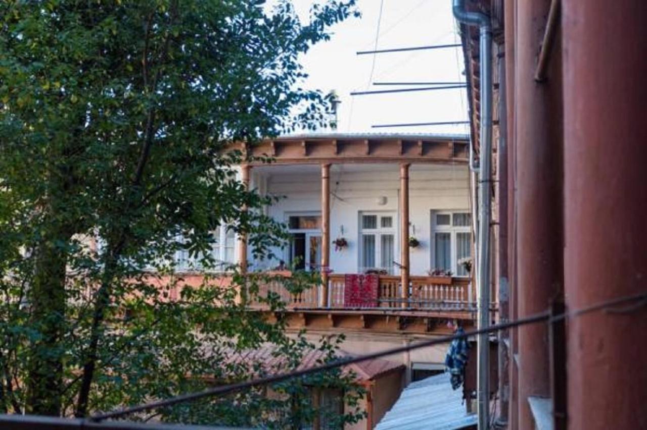 Old Tbilisi Trio Apartments ภายนอก รูปภาพ