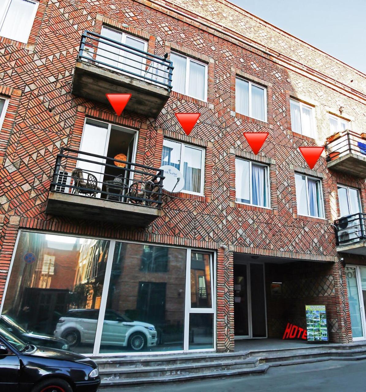 Old Tbilisi Trio Apartments ภายนอก รูปภาพ