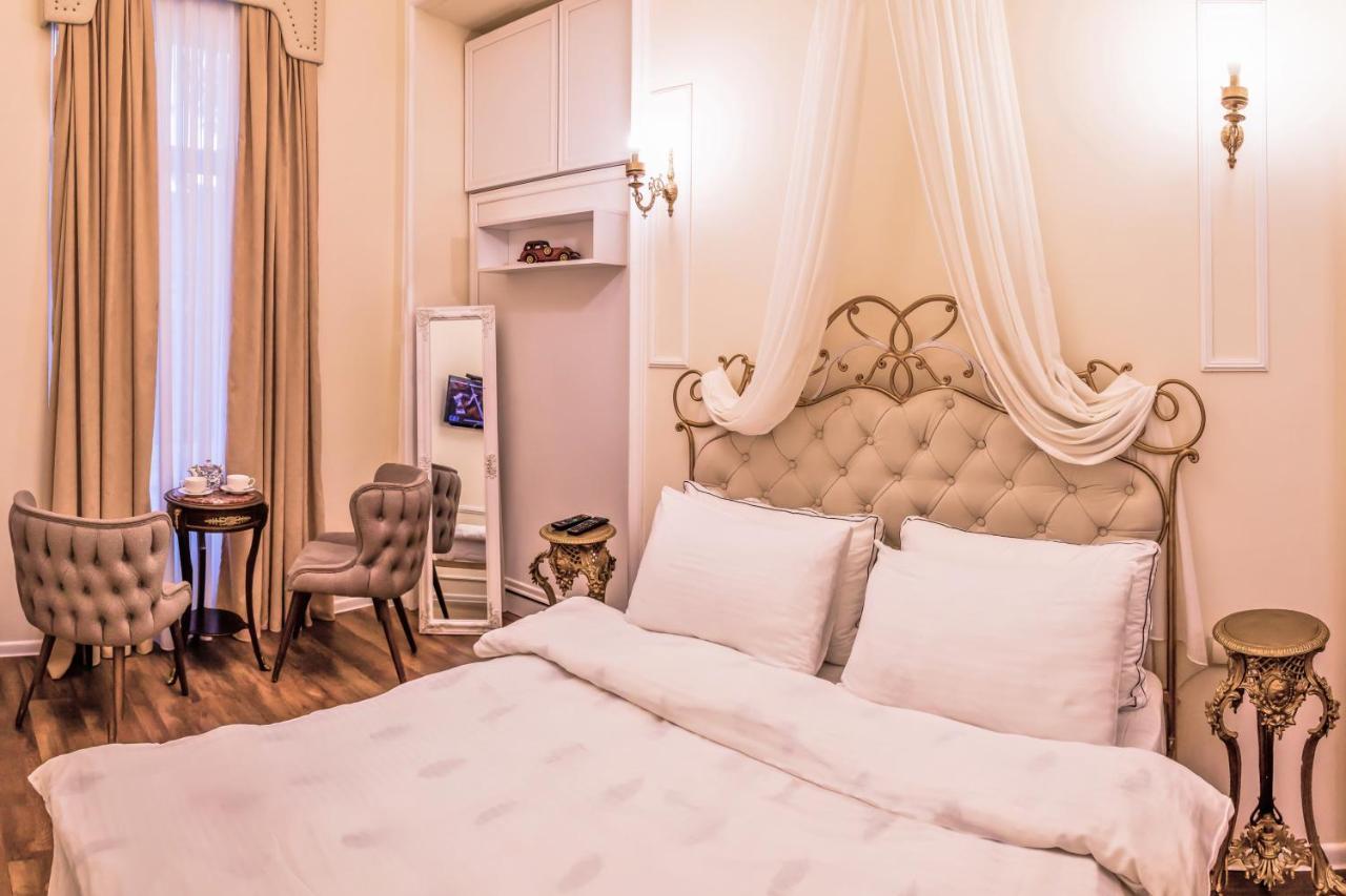 Old Tbilisi Trio Apartments ภายนอก รูปภาพ